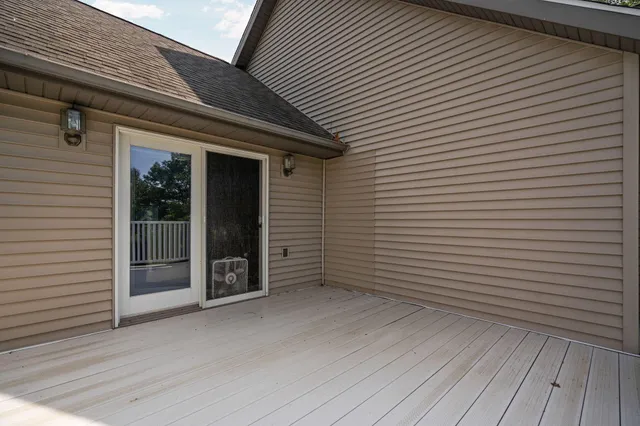 $550,000 | 211 Bluff Avenue, Eastlake, MI 49626