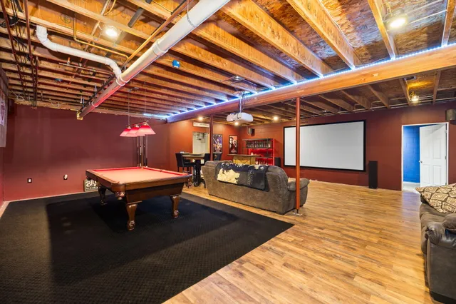 $550,000 | 211 Bluff Avenue, Eastlake, MI 49626