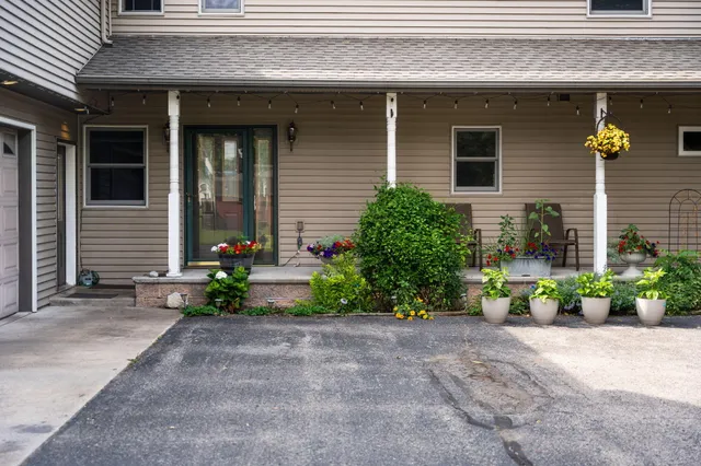 $550,000 | 211 Bluff Avenue, Eastlake, MI 49626