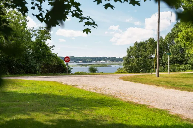 $550,000 | 211 Bluff Avenue, Eastlake, MI 49626