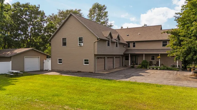 $550,000 | 211 Bluff Avenue, Eastlake, MI 49626