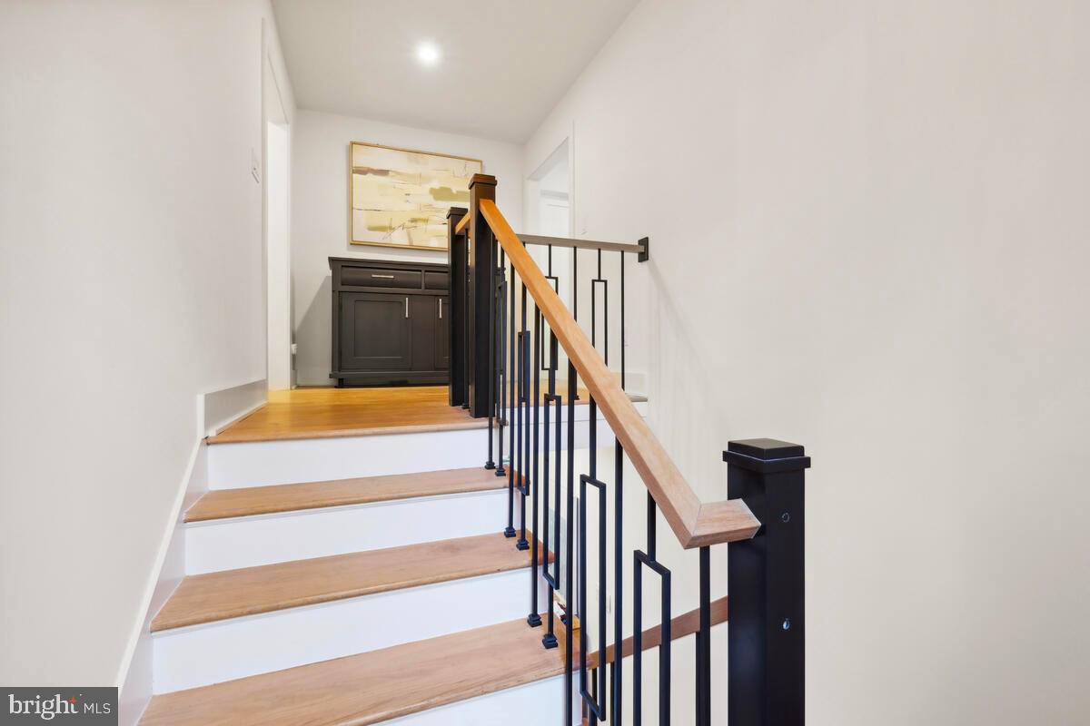 11900 Viewcrest Terrace Silver Spring, MD 20902 - Photo 26 of 69 a view of entryway