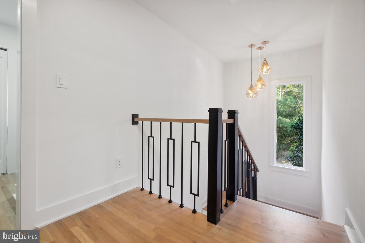 11900 Viewcrest Terrace Silver Spring, MD 20902 - Photo 27 of 69