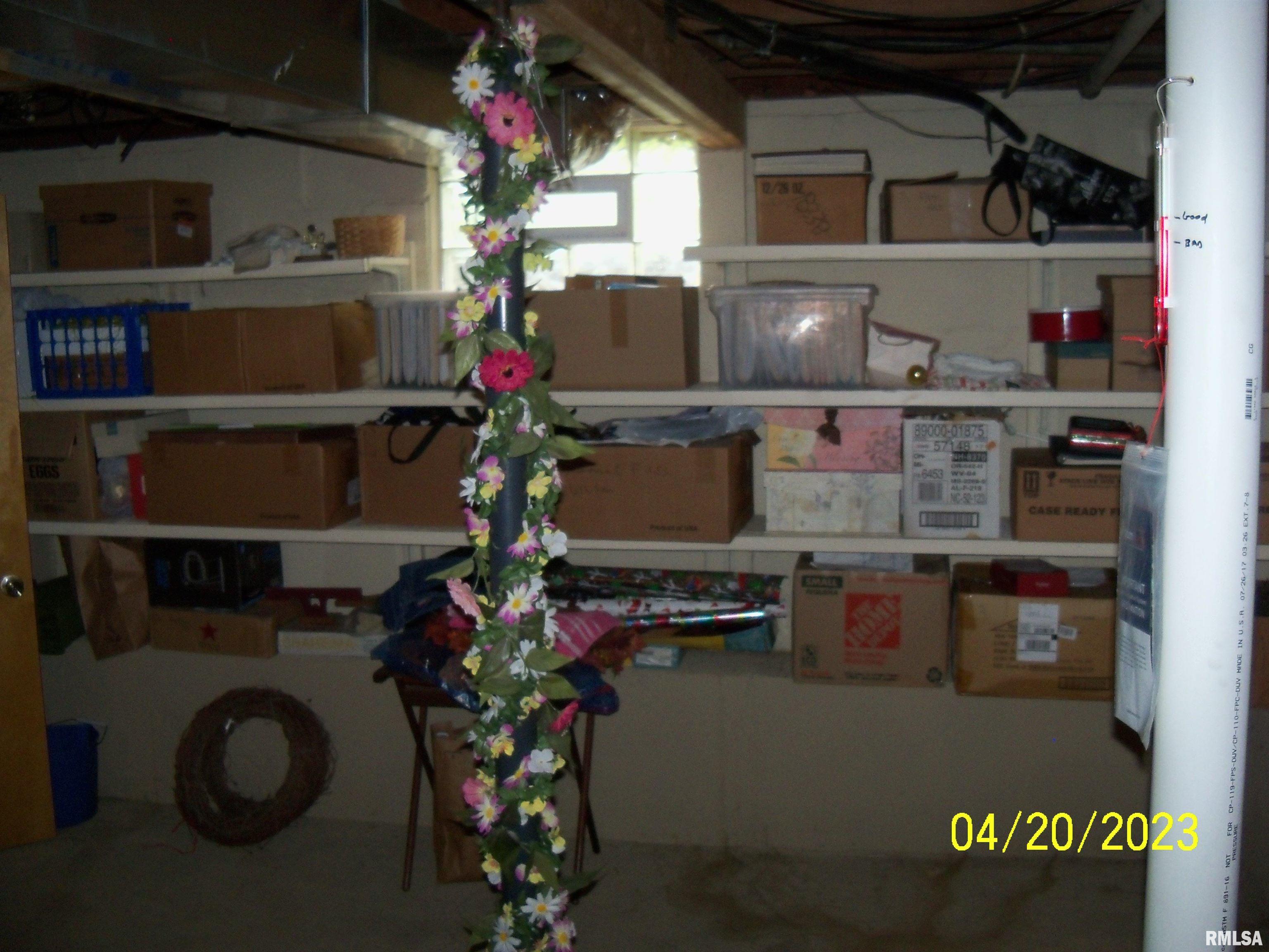 1727 Mound Road Jacksonville, IL 62650 - Photo 13 of 18 Gallery Image 13