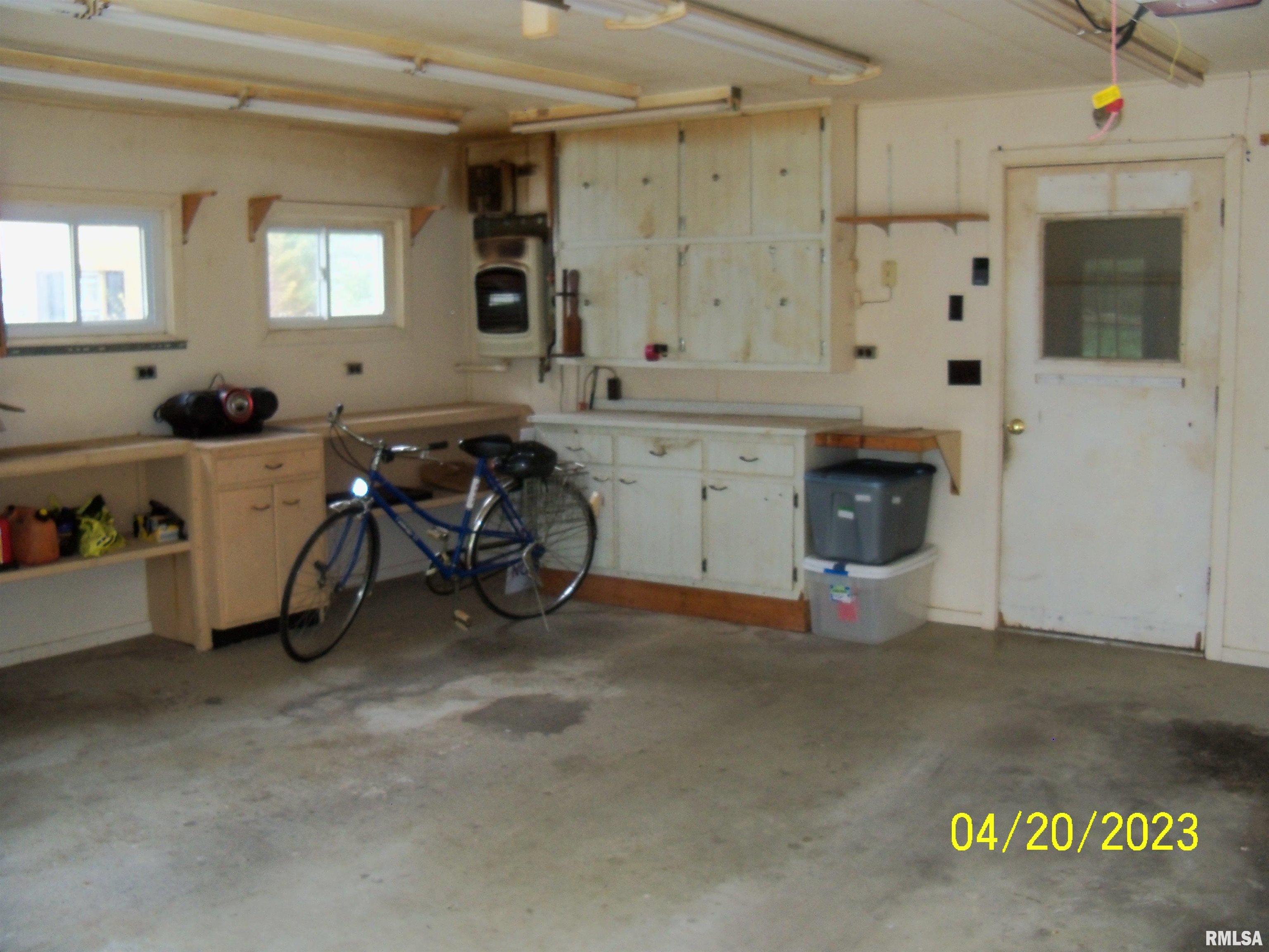 1727 Mound Road Jacksonville, IL 62650 - Photo 17 of 18 Gallery Image 17