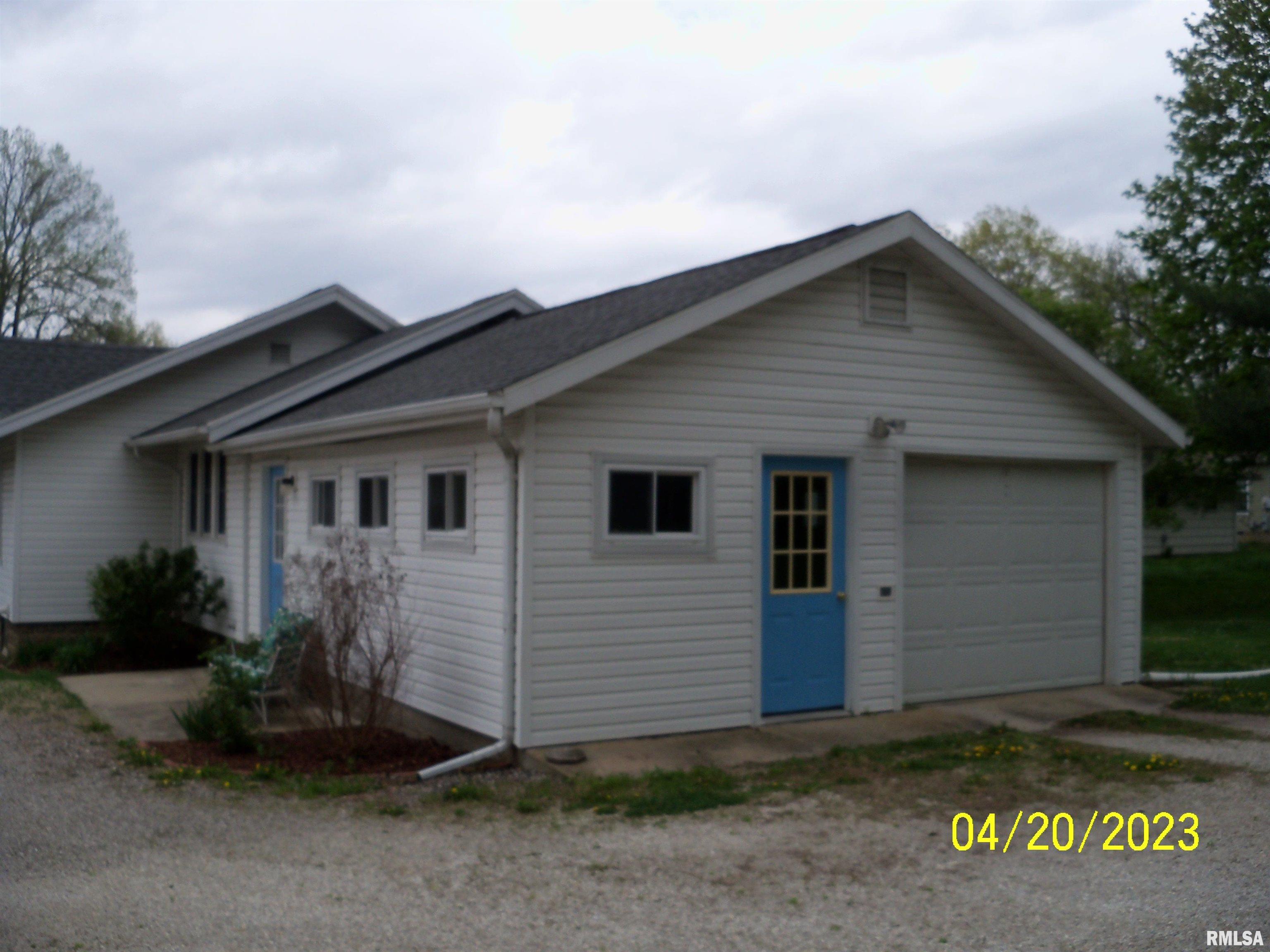 1727 Mound Road Jacksonville, IL 62650 - Photo 3 of 18 Gallery Image 3