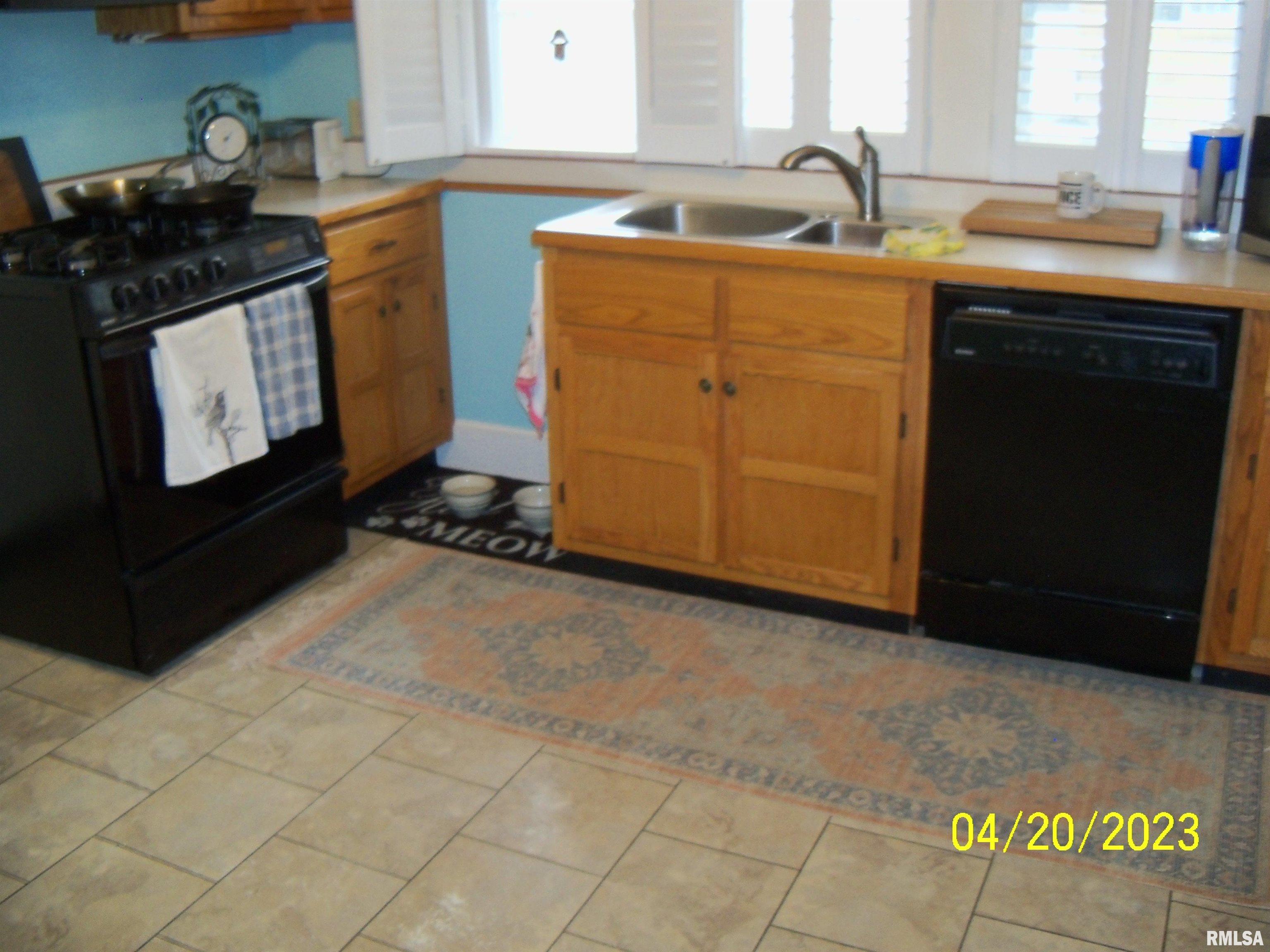 1727 Mound Road Jacksonville, IL 62650 - Photo 7 of 18 Gallery Image 7