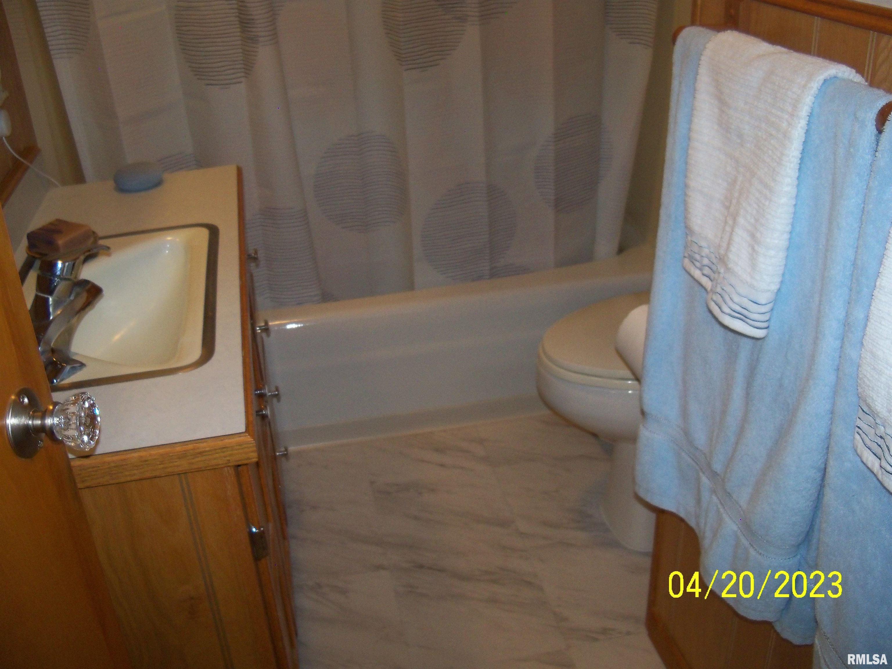 1727 Mound Road Jacksonville, IL 62650 - Photo 10 of 18 Gallery Image 10
