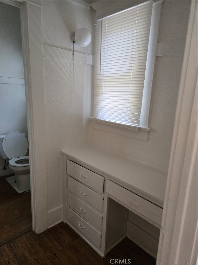 942 2nd Street, Unit 10 Long Beach, CA 90802 - Photo 20 of 28 a view of a room that has a window in it
