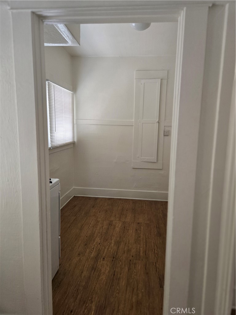 942 2nd Street, Unit 10 Long Beach, CA 90802 - Photo 8 of 28 a view of a small space
