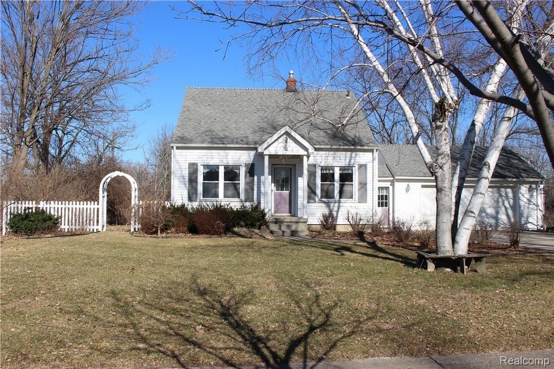 376 Davis Lake Road Lapeer, MI 48446 - Photo 1 of 25 Home from Street View