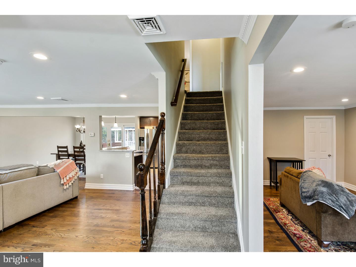 150 New Road Evesham, NJ 08053 - Photo 2 of 21 Foyer