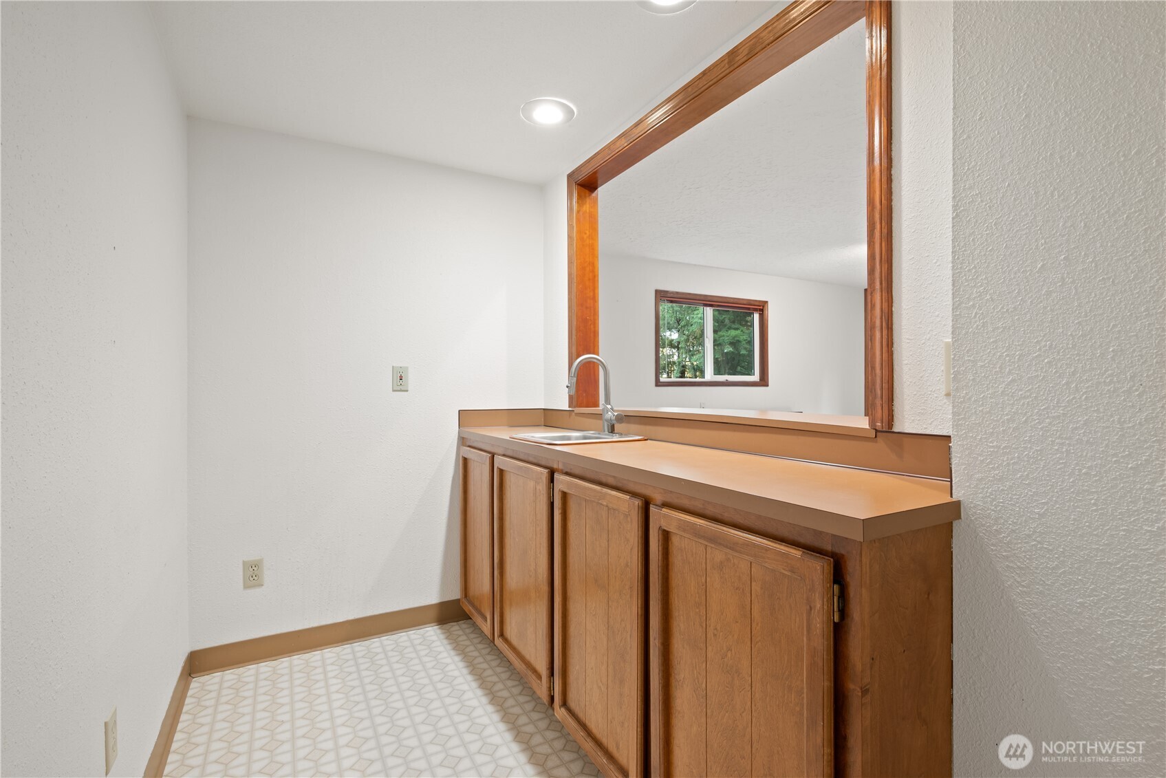 4415 Poplar Way Longview, WA 98632 - Photo 20 of 35 Gallery Image 20