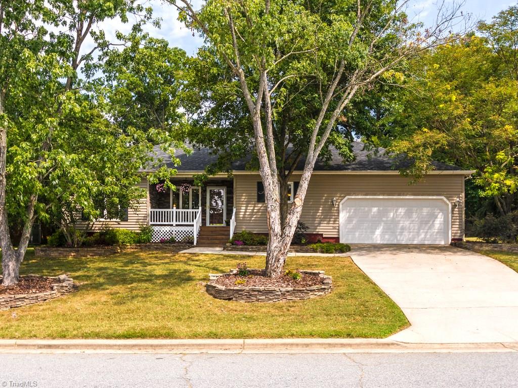 3301 Quail Run Drive High Point, NC 27265 - Photo 1 of 27 Gallery Image 1