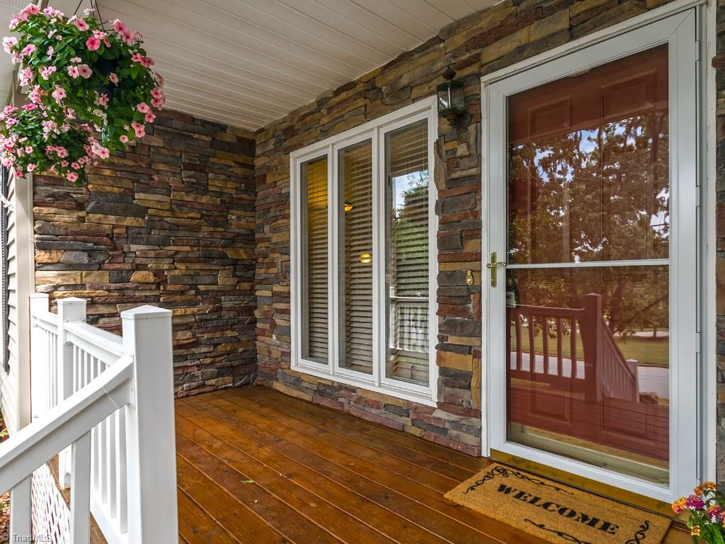 3301 Quail Run Drive High Point, NC 27265 - Photo 2 of 27 Gallery Image 2