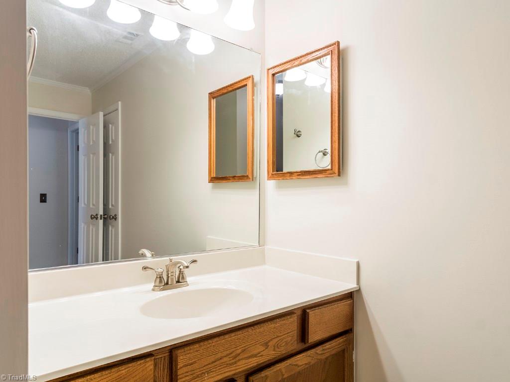 3301 Quail Run Drive High Point, NC 27265 - Photo 19 of 27 Gallery Image 19