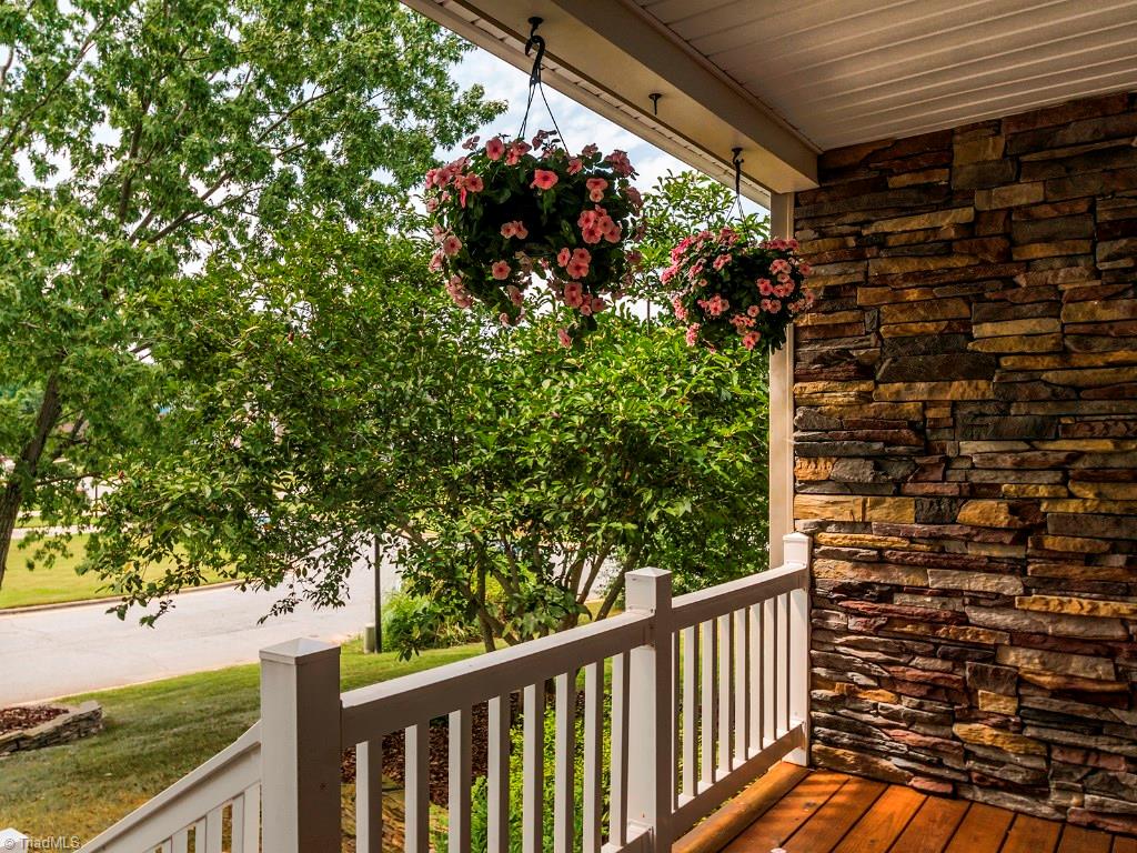 3301 Quail Run Drive High Point, NC 27265 - Photo 3 of 27 Gallery Image 3