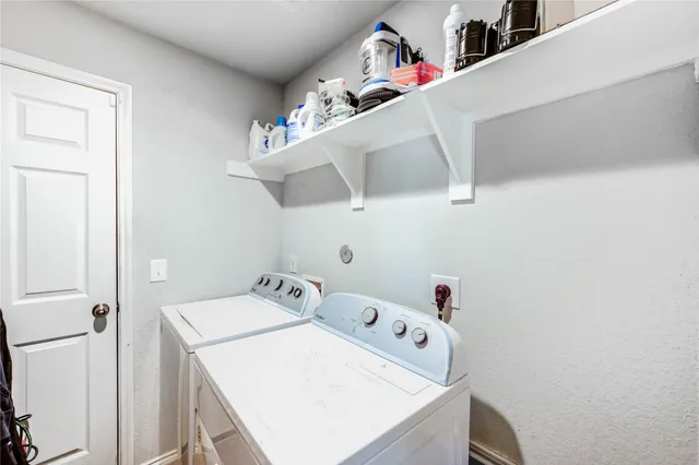 $323,000 | 4338 Tulip Oak Drive, Houston, TX 77068