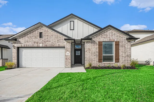 $311,990 | 3747 Crawford Street, Bay City, TX 77414
