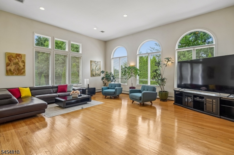 24 Emerson Road Morris Plains, NJ 07950 - Photo 10 of 43 Gallery Image 10