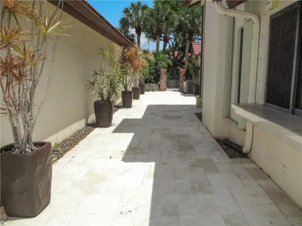 $7,800 | 21723 Club Villa Terrace, Boca Raton, FL 33433