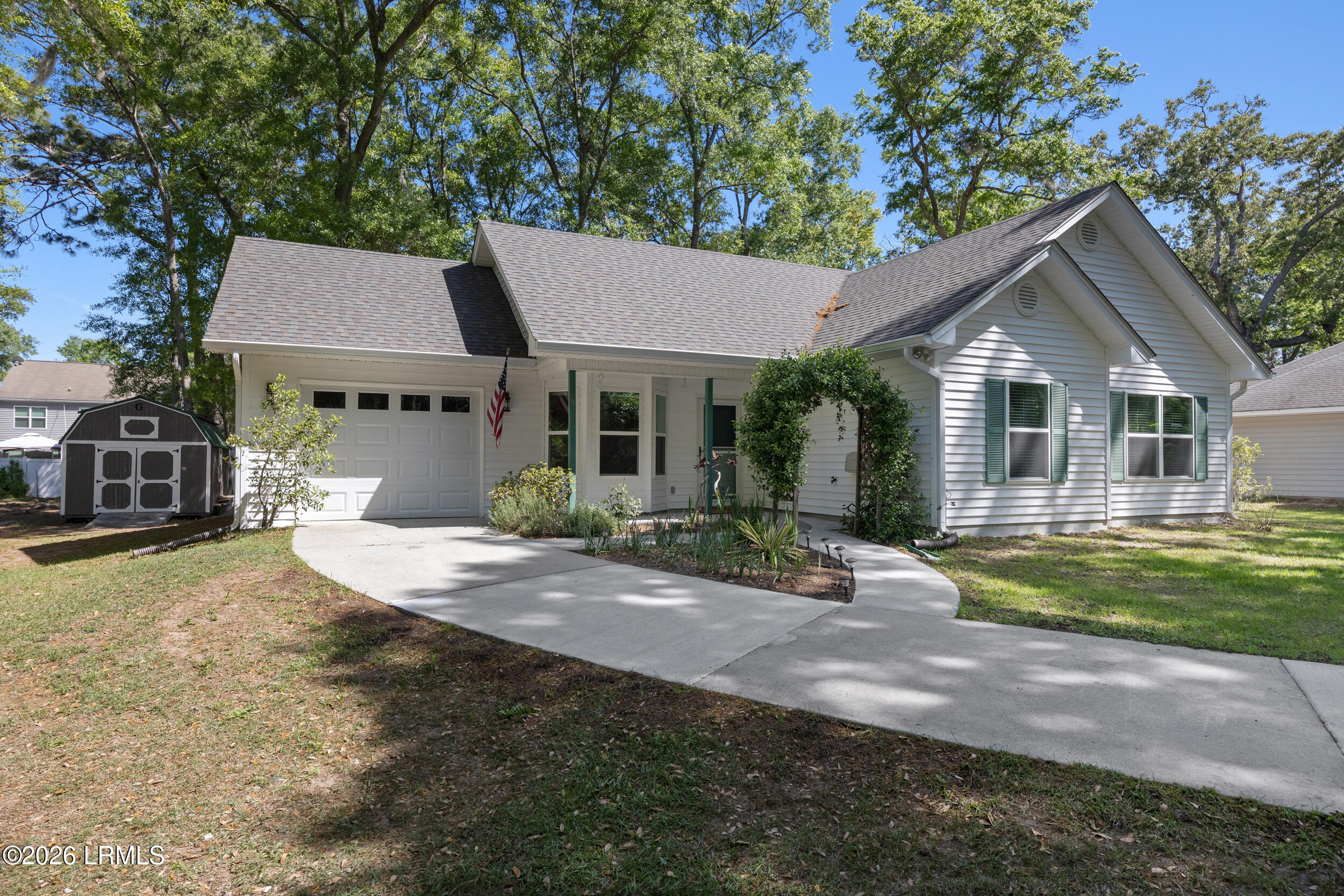 9 State Rd S-7-428 Beaufort, SC 29907 - Photo 2 of 35 4_9-white-dogwood-rd-004