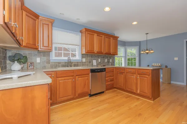 $549,000 | 461 East Meade Drive, Evansville, IN 47715