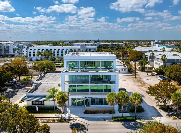 $7,000 | 246 Northeast 6th Avenue, Unit 302, Delray Beach, FL 33483