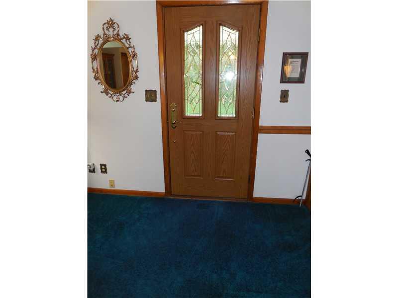 117 Poplar Ridge Road Pittsburgh, PA 15235 - Photo 8 of 21 Entry/Foyer.