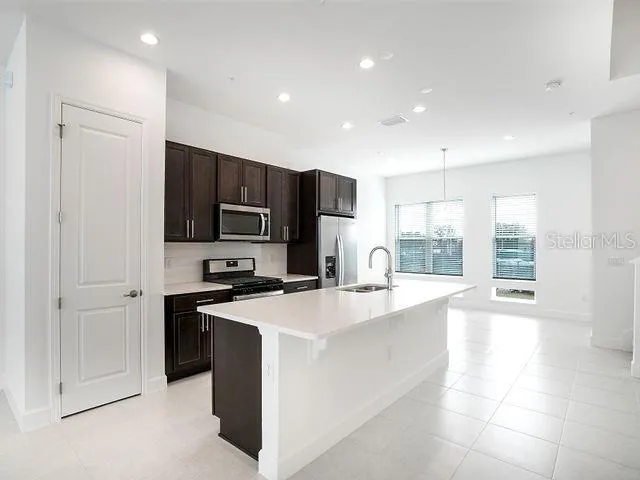 $3,075 | 2062 Packing District Way, Orlando, FL 32804