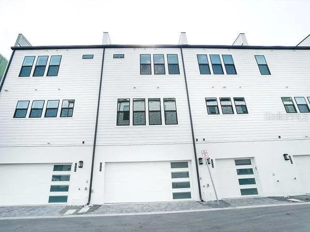 $3,075 | 2062 Packing District Way, Orlando, FL 32804