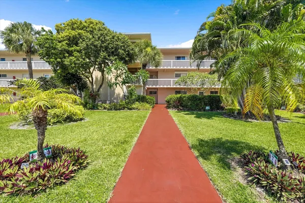 $92,000 | 2856 Garden Drive South, Unit 212, Lake Worth, FL 33461
