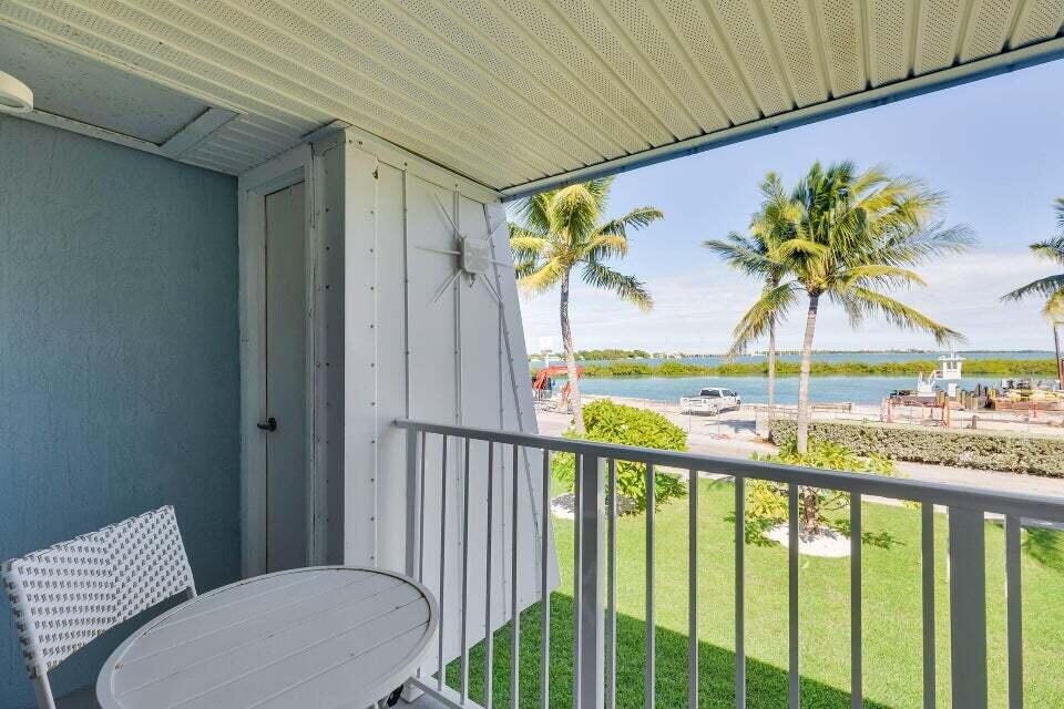 300 Duck Key Drive, Unit 9 Duck Key, FL 33050 - Photo 10 of 22 a view of a porch