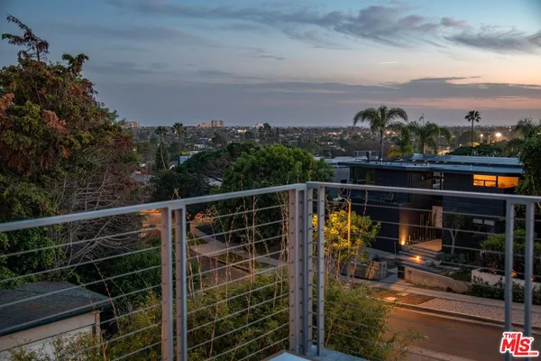$4,100,000 | 3218 Maplewood Avenue, Los Angeles, CA 90066
