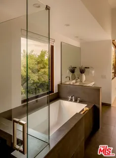 $4,100,000 | 3218 Maplewood Avenue, Los Angeles, CA 90066