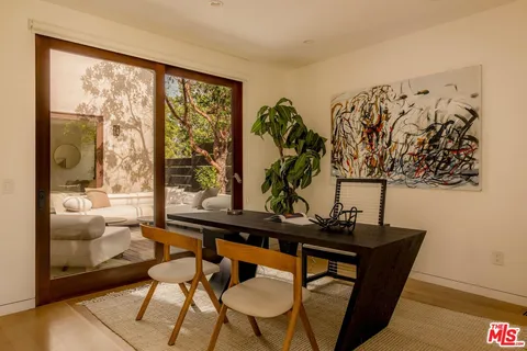 $4,100,000 | 3218 Maplewood Avenue, Los Angeles, CA 90066