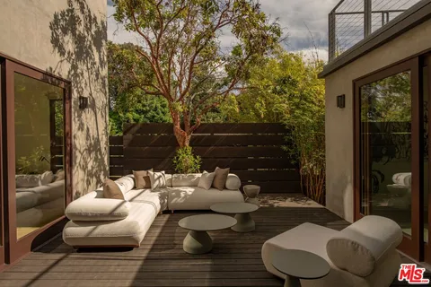 $4,100,000 | 3218 Maplewood Avenue, Los Angeles, CA 90066