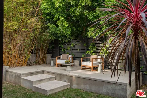 $4,100,000 | 3218 Maplewood Avenue, Los Angeles, CA 90066