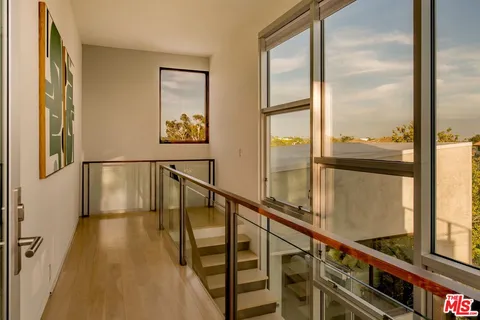 $4,100,000 | 3218 Maplewood Avenue, Los Angeles, CA 90066