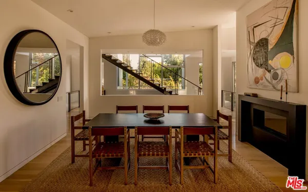 $4,100,000 | 3218 Maplewood Avenue, Los Angeles, CA 90066