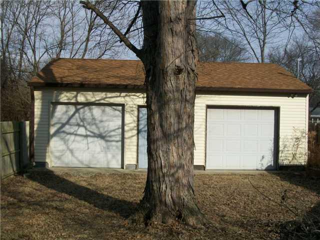 7718 Lewis Road Indianapolis, IN 46256 - Photo 4 of 8 Gallery Image 4