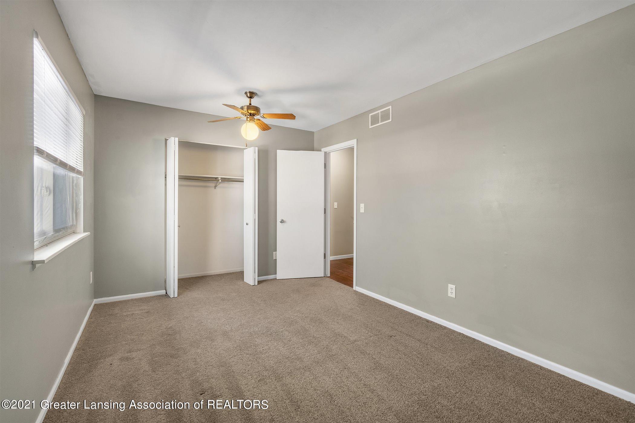860 Armstrong Road, Unit 5 Lansing, MI 48911 - Photo 23 of 35 SECOND BEDROOM