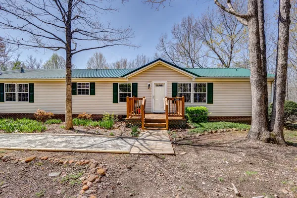 $369,900 | 384 McNeish Lane, Gladstone, VA 24553