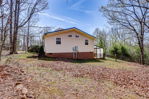 $369,900 | 384 McNeish Lane, Gladstone, VA 24553