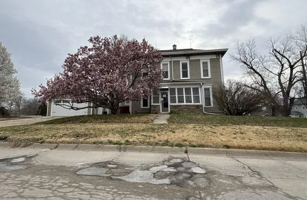 $99,900 | 605 North Vine Street, Maryville, MO 64468