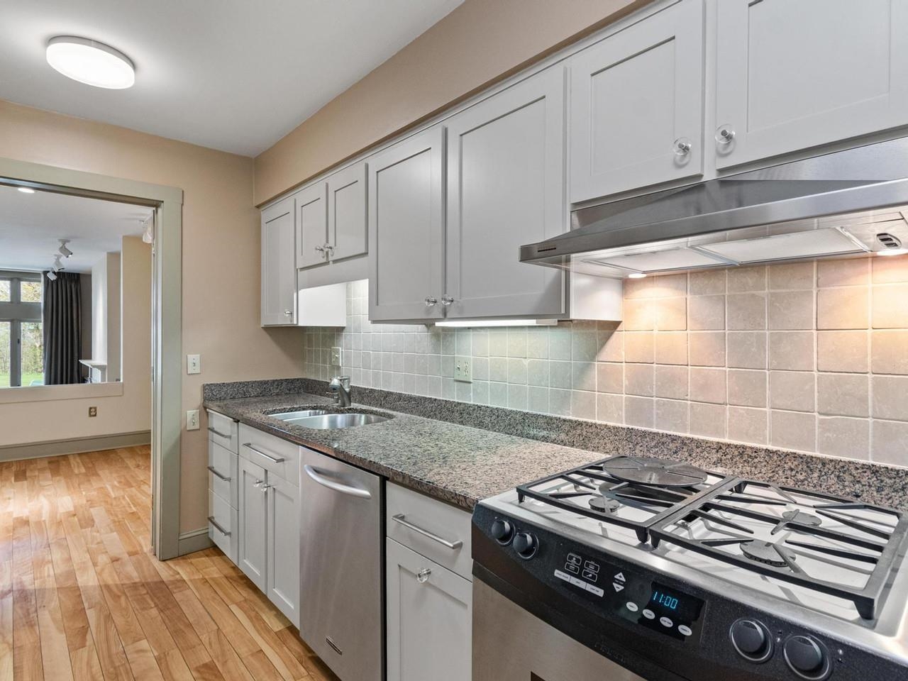 545 South Prospect Street, Unit 10 Burlington, VT 05401 - Photo 16 of 48