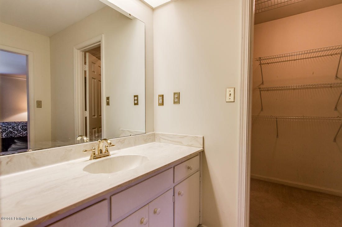806 Moser Road Louisville, KY 40223 - Photo 20 of 34 806 Moser Rd-22