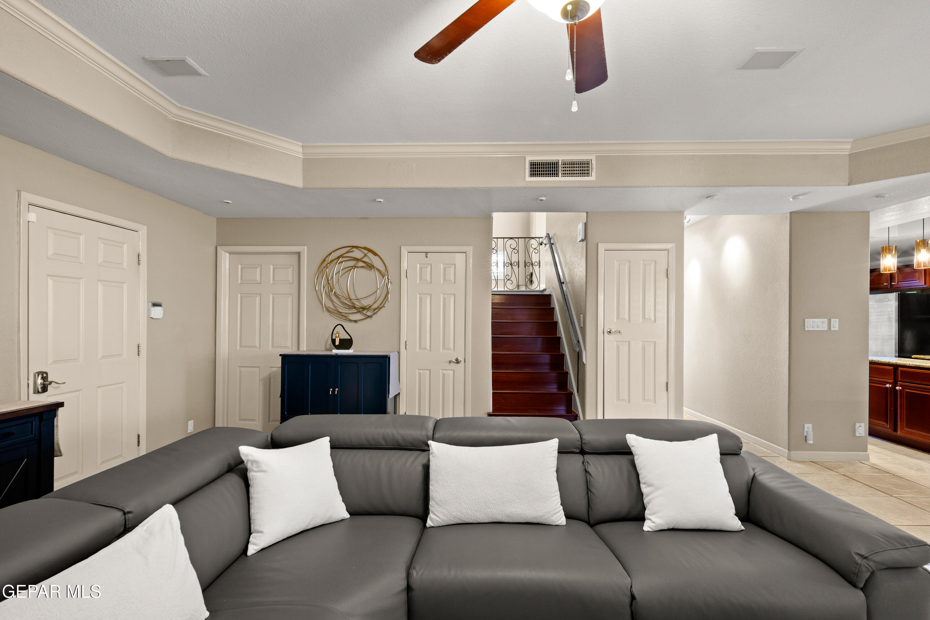 6705 Pearl Ridge Drive El Paso, TX 79912 - Photo 11 of 58 a living room with furniture and a lamp