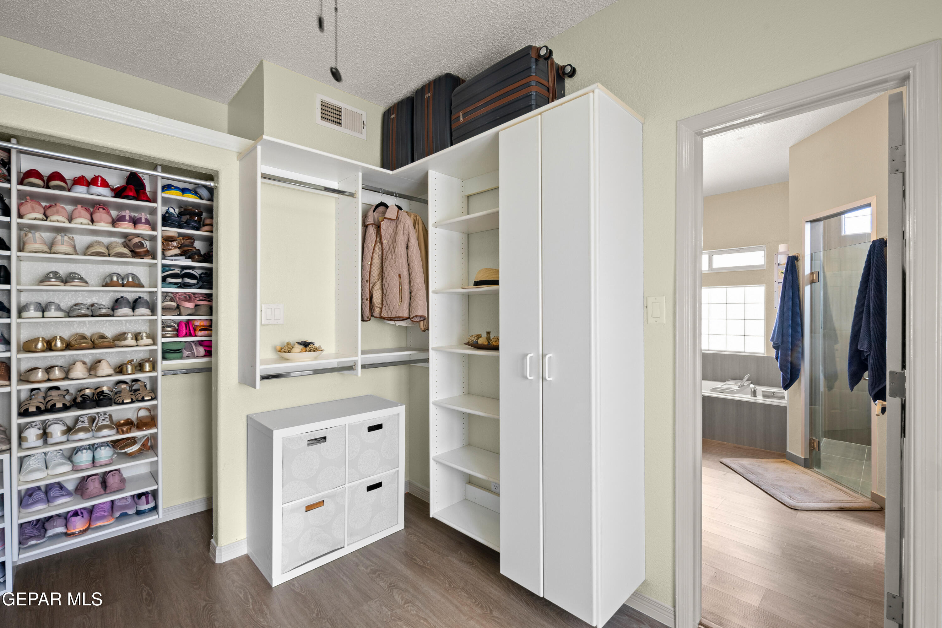 6705 Pearl Ridge Drive El Paso, TX 79912 - Photo 31 of 58 a view of kitchen with cabinets and stainless steel appliances