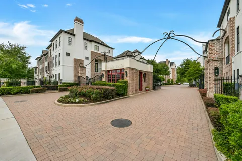 $499,000 | 2058 Fannin Station North, Houston, TX 77045